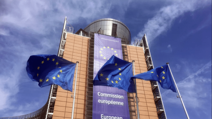 Евросоюз признал COVID-сертификаты двух стран