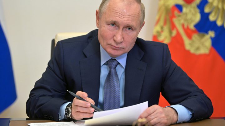 Путин поручил «Газпрому» увеличить объемы газа в хранилищах Европы