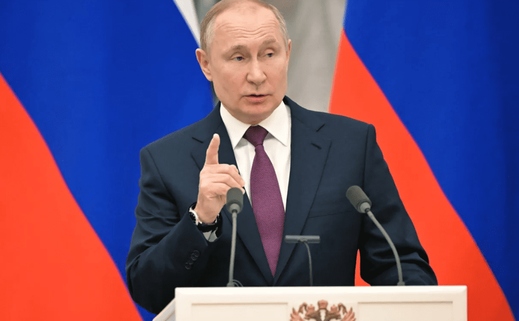 Путин: Запад желает заставить страдать народ России